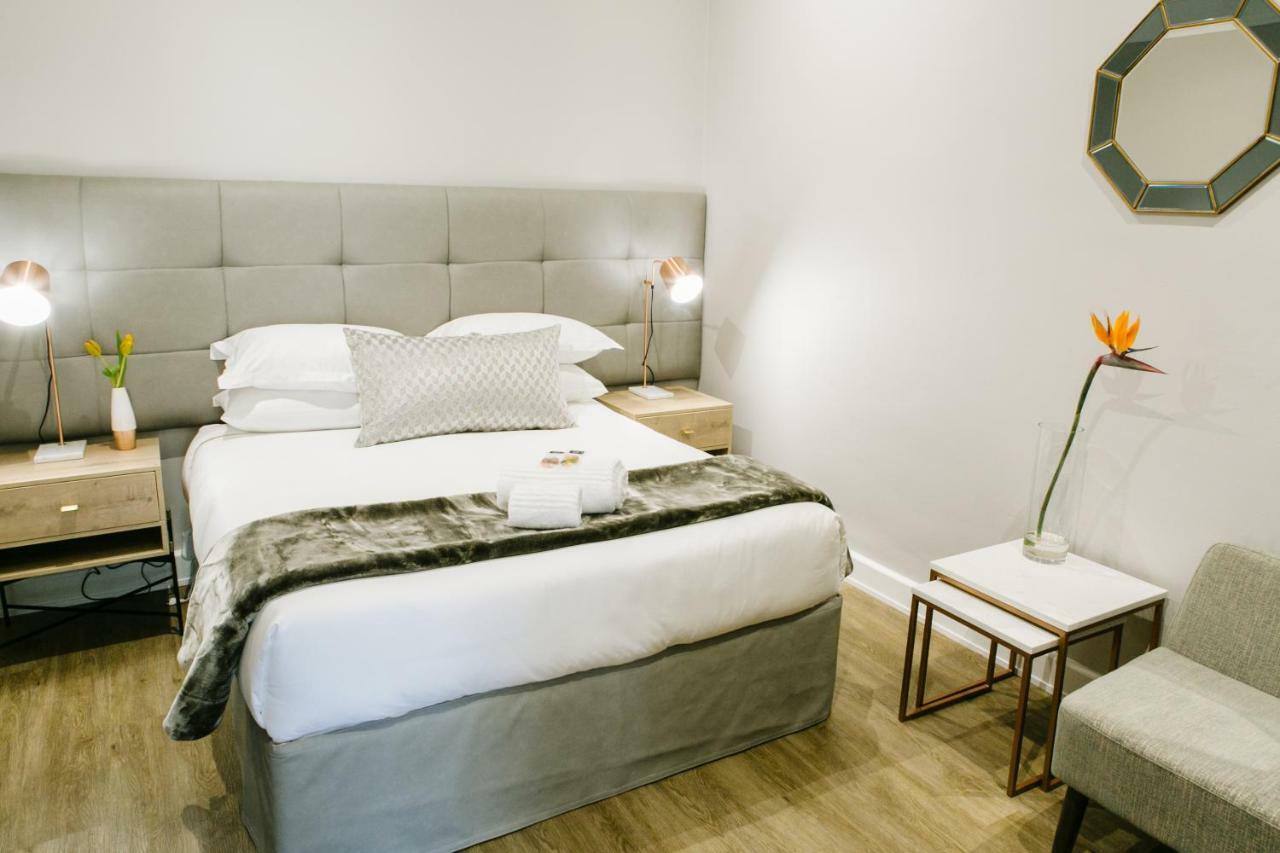 30 On Whites Guesthouse Bloemfontein Buitenkant foto